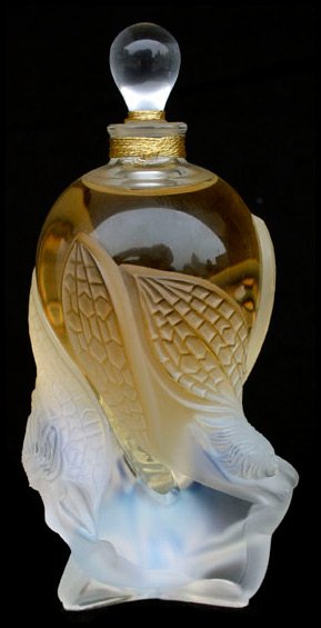 Flacons de parfum du joaillier René Lalique