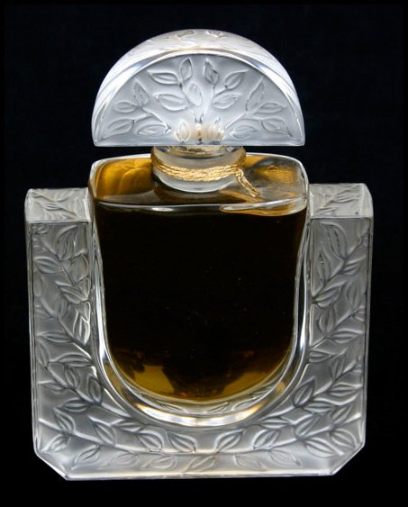 Flacons de parfum du joaillier René Lalique