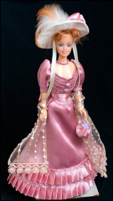 Nous cousons pour poupées, vêtements pour Barbie