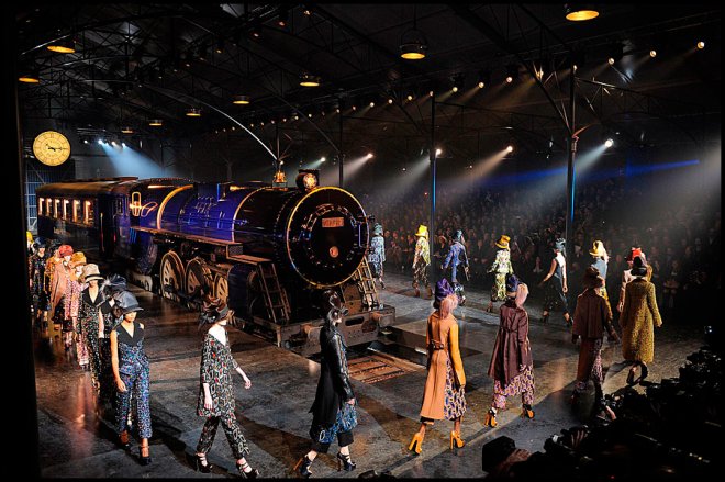 Semaine de la mode parisienne Louis Vuitton