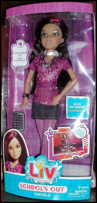 Poupée LIV dans une boîte