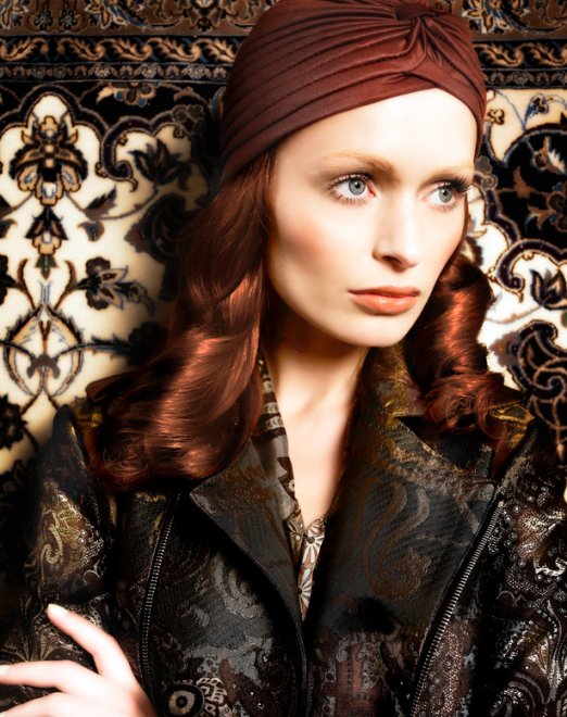 Filles sur fond de tapis Marcel Ostertag automne-hiver 2025-2026