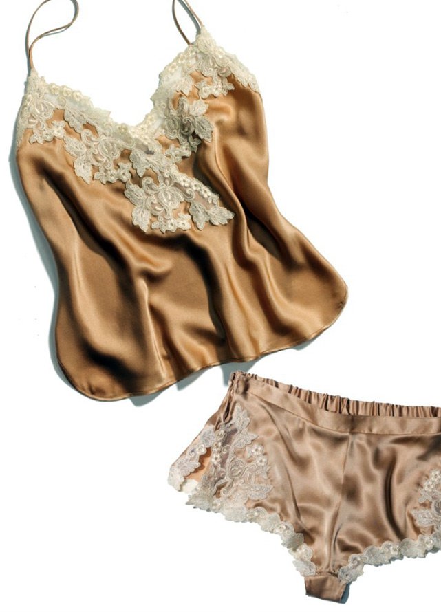 Lingerie en dentelle pour une photo de fille