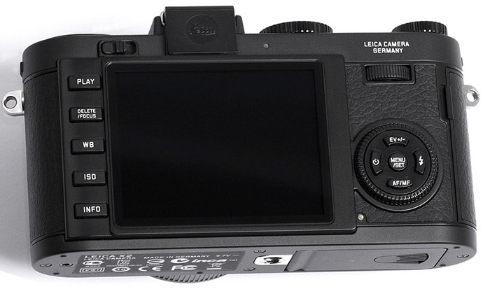 Appareil photo numérique Leica pour une belle fille