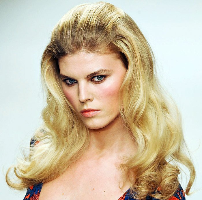 Modèle biélorusse Marina Linchuk photo
