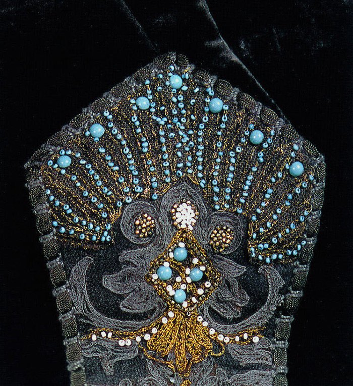 Élément de décor de robe de reine