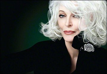 Carmen Dell Orefis top model pour toujours !