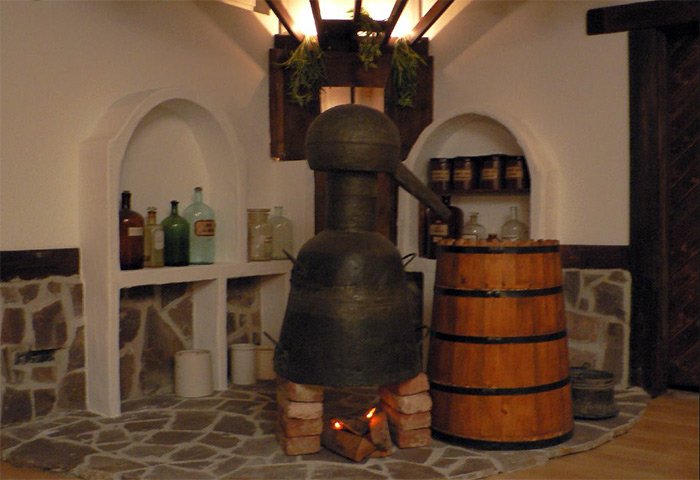 distillation d'huiles essentielles naturelles photo