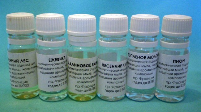 Parfums aromatiques pour créer du parfum, photo