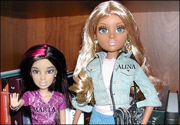 Vêtements et perruques pour poupées LIV