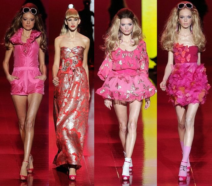 Collection de vêtements à la mode dans le style de Barbie, photo