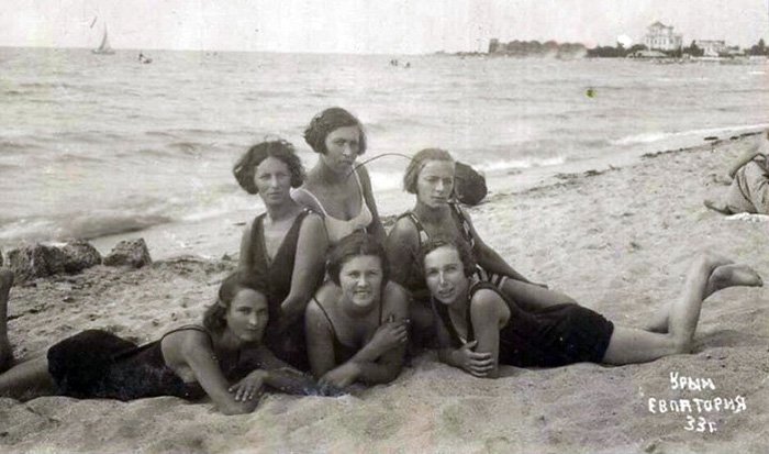 Femmes soviétiques - photo à la mer en maillot de bain