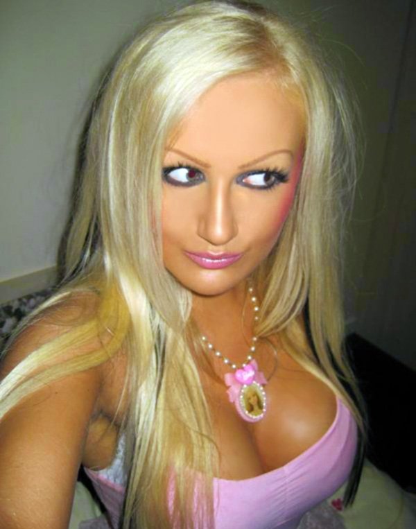 Charlotte blonde - Photo de style Barbie