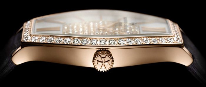 montre-bracelet pour femme en or avec diamants
