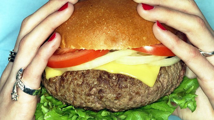 Mauvaise peau du visage ou pourquoi l'acné sur le visage des filles modernes