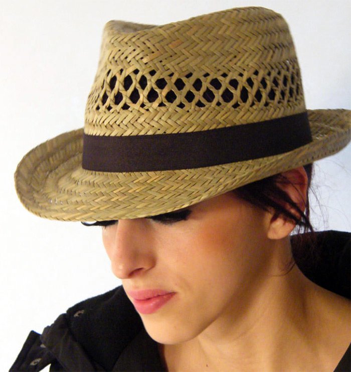 Fille au chapeau de paille, photo