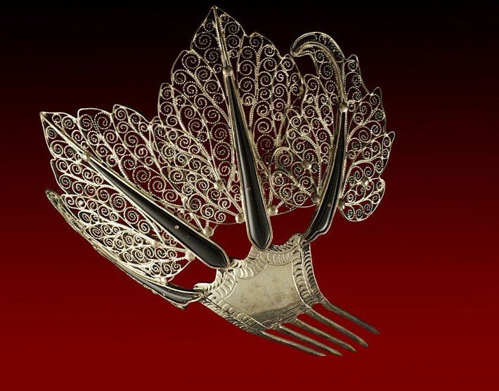 Peigne en métal antique, photo