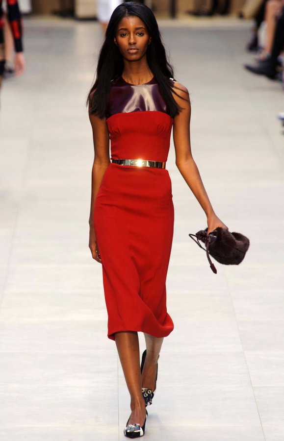 Robe de la collection automne-hiver 2025-2026, photo