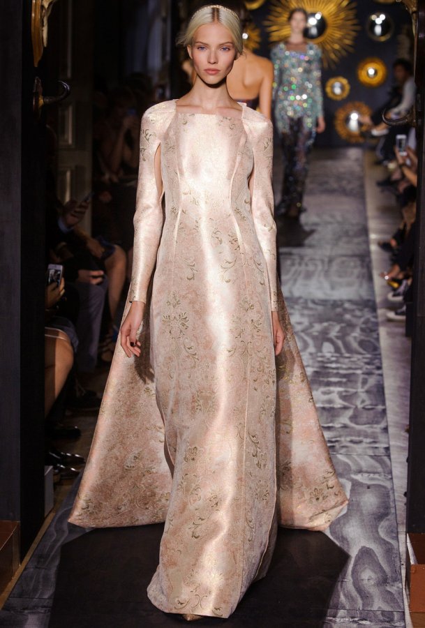 Robe Valentino à la mode, photo