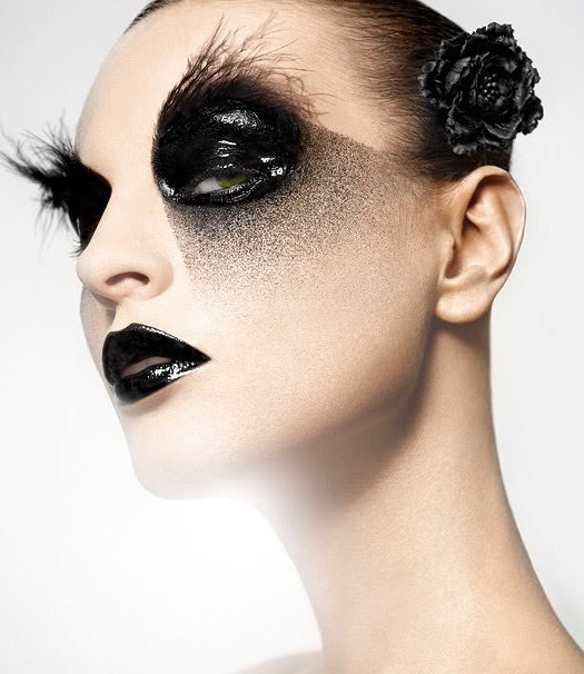 Maquillage sombre, photo
