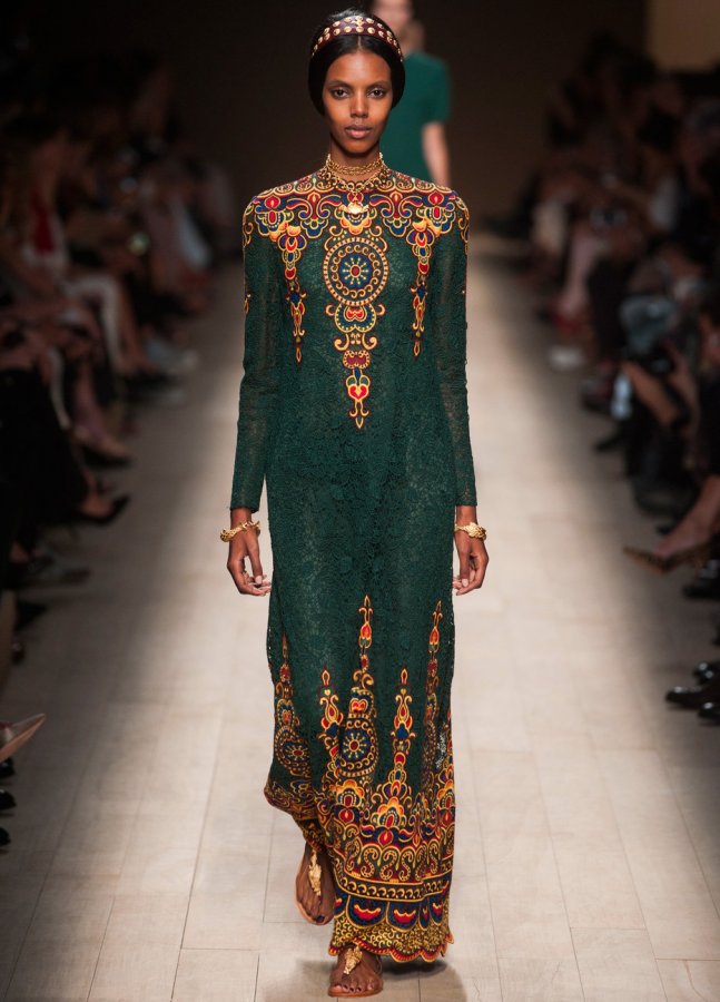 Robe à la mode printemps-été 2026, photo