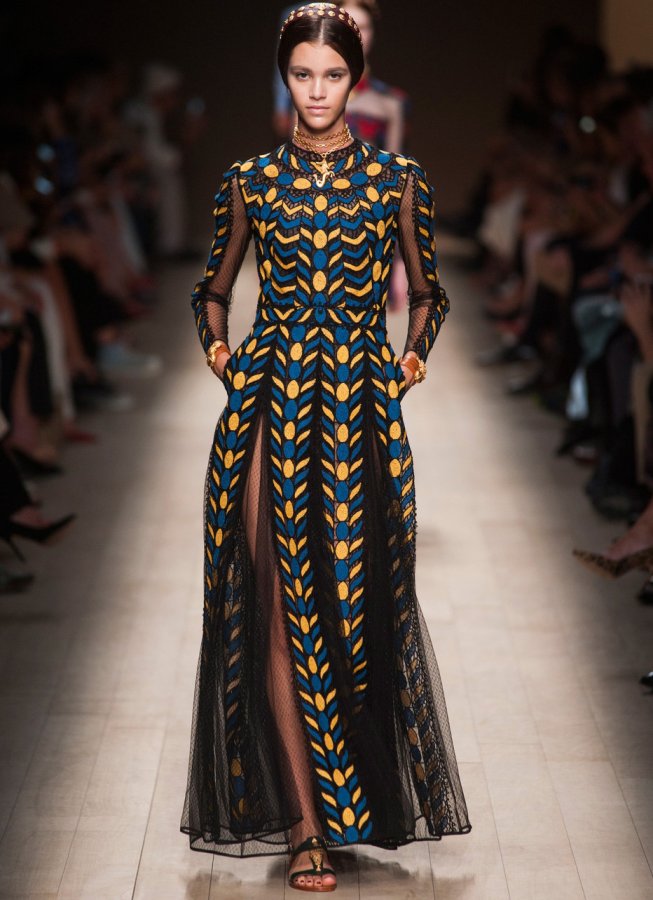 Robe à la mode printemps-été 2026, photo