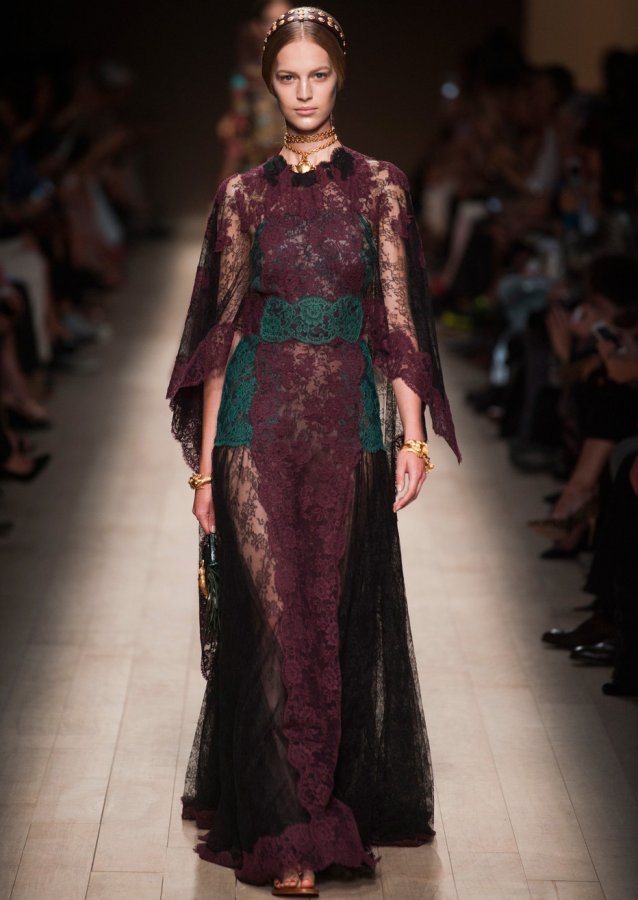 Robe à la mode printemps-été 2026, photo