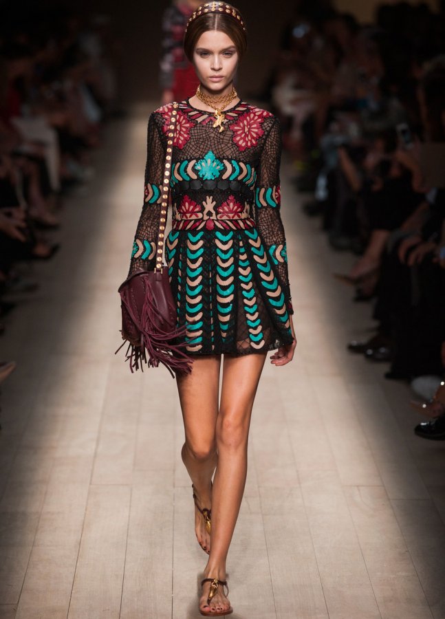 Robe à la mode printemps-été 2026, photo