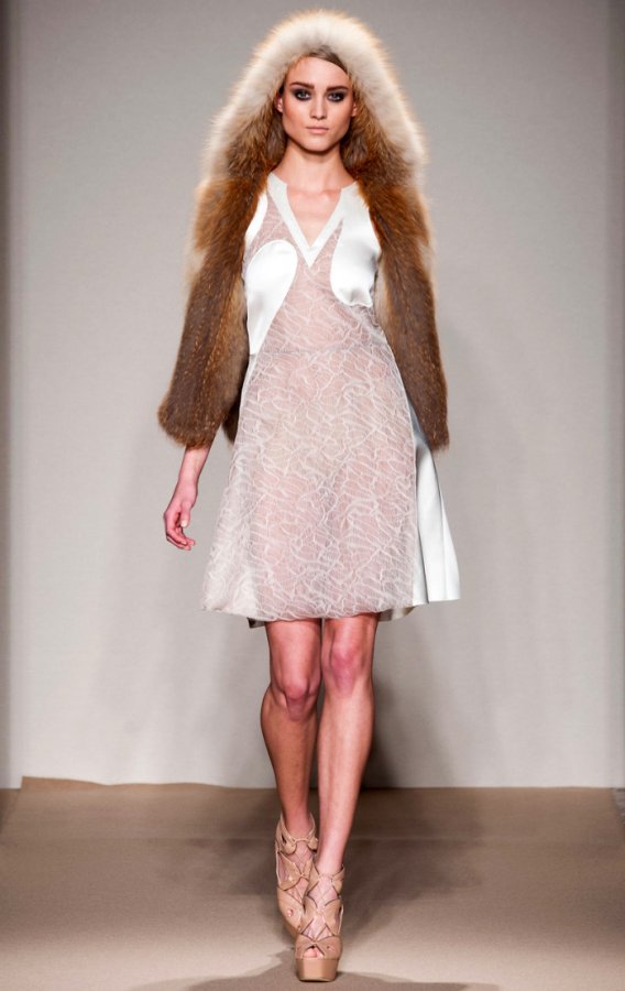 Chapeau de fourrure à longues oreilles automne-hiver 2025-2026