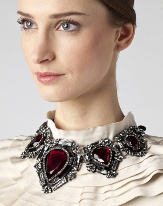 Comment porter des bijoux volumineux et des bijoux surdimensionnés