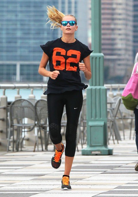 Style sportif du modèle Natasha Poly