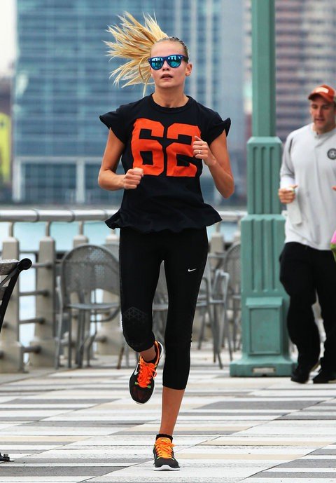 Natasha Poly - photo en faisant du jogging