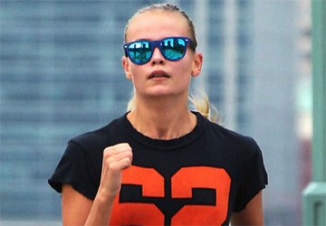 Style sportif du modèle Natasha Poly