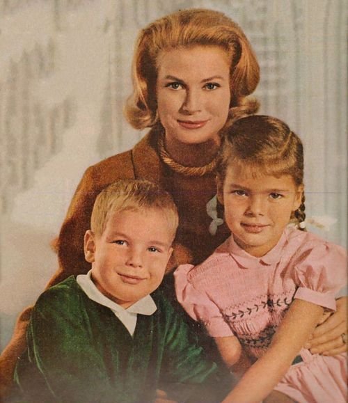 Grace Kelly - photo avec des enfants