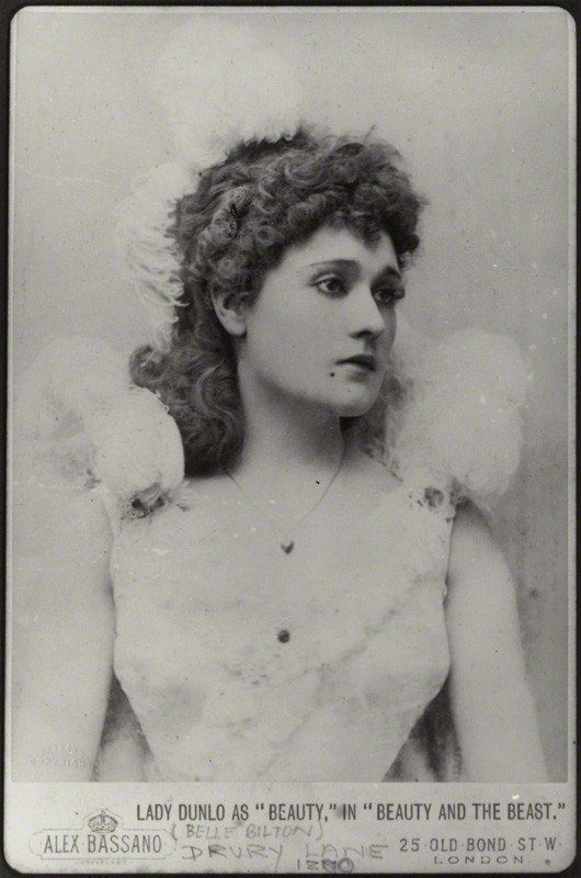 Ancienne photo de l'actrice Belle Bilton