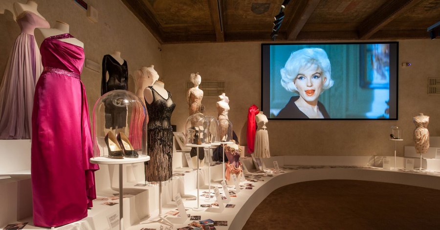 Robes de salle d'exposition