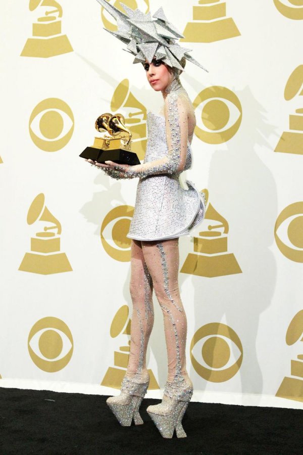 Photo de la robe de la chanteuse Lady Gaga