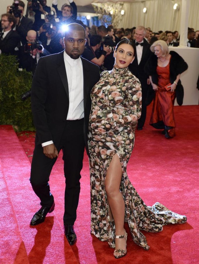 Kim Kardashian, photo en robe