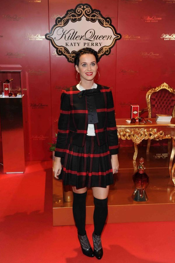 Katy Perry - Robe à carreaux