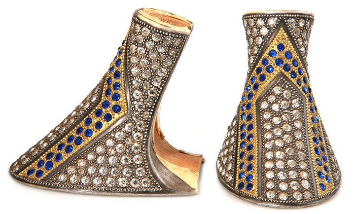 Talons décorés de strass, photo