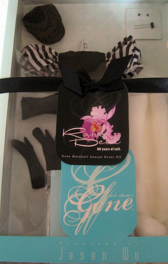 Vêtements pour poupées du créateur Jason Wu