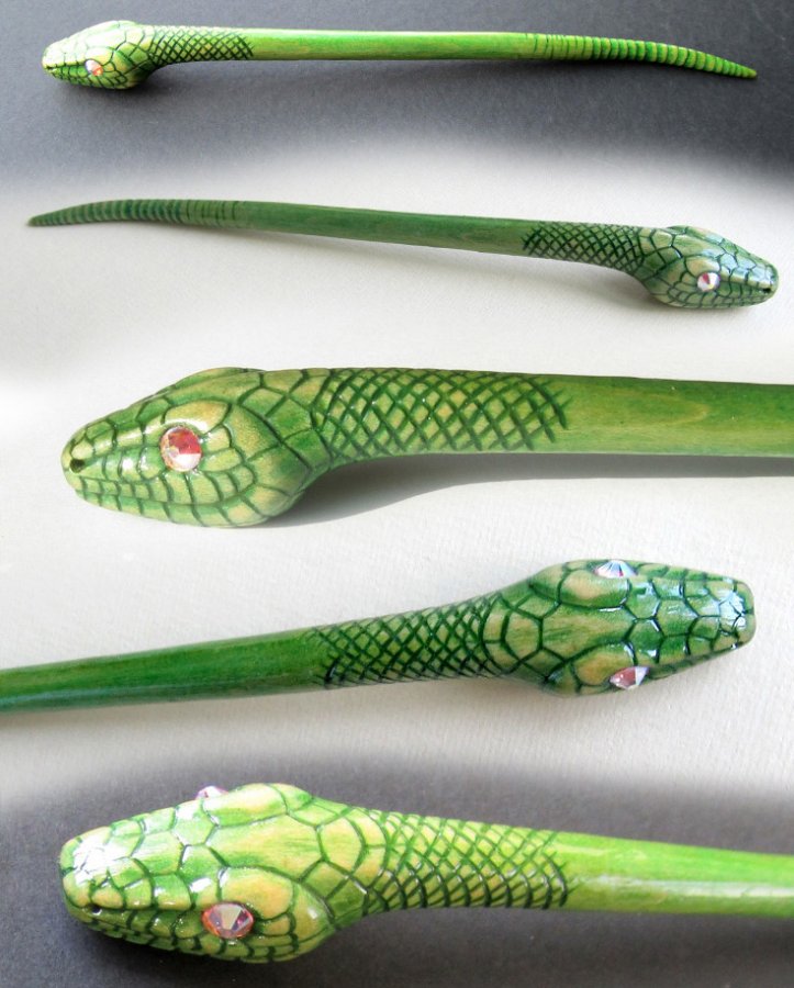 Serpent dans les accessoires de cheveux