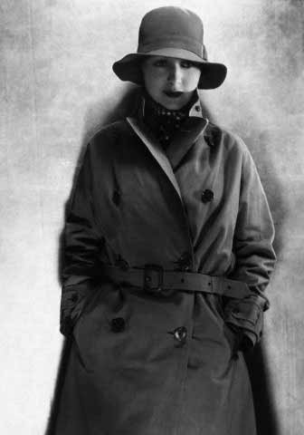 Fille de style Burberry