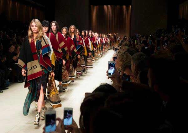 Spectacle de la marque Burberry