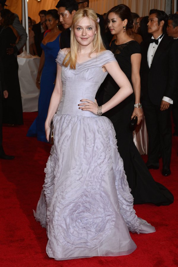 robes de l'actrice Dakota Fanning