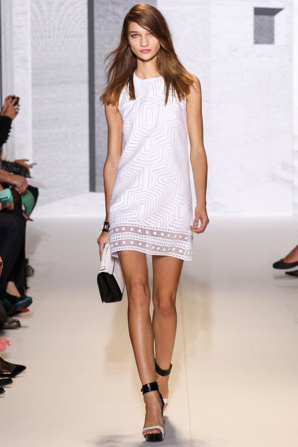 Robe blanche printemps été 2026, photo