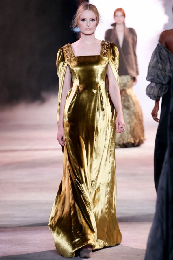 Photo de la robe d'Ulyana Sergeenko