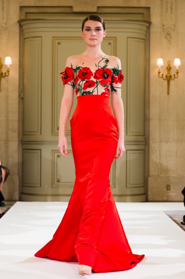 Robe rouge de la collection Yanina