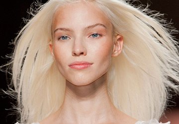 Couleur de cheveux tendance printemps-été 2026