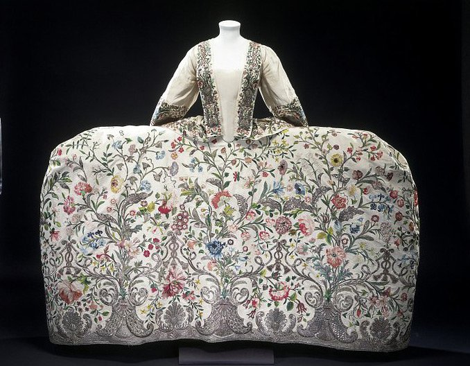 Ornements chinois sur la robe